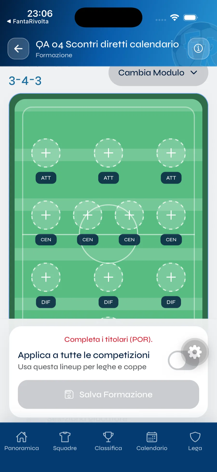 Formazione schierata su campo nell'app FantaRivolta